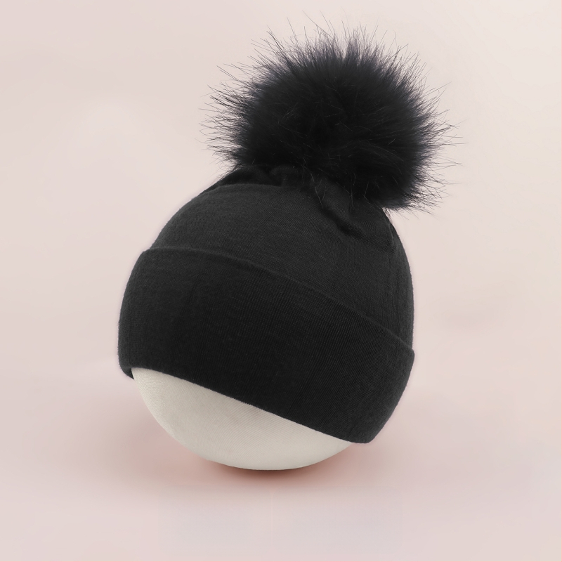 Pulórová čiapka pre deti s kupolovitou vrchnou časťou a okrajom na uši, teplá a vetruodolná, pre vek 0–2 rokov