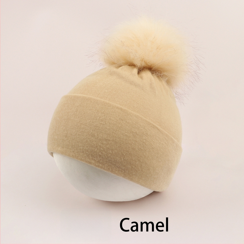 Pulórová čiapka pre deti s kupolovitou vrchnou časťou a okrajom na uši, teplá a vetruodolná, pre vek 0–2 rokov