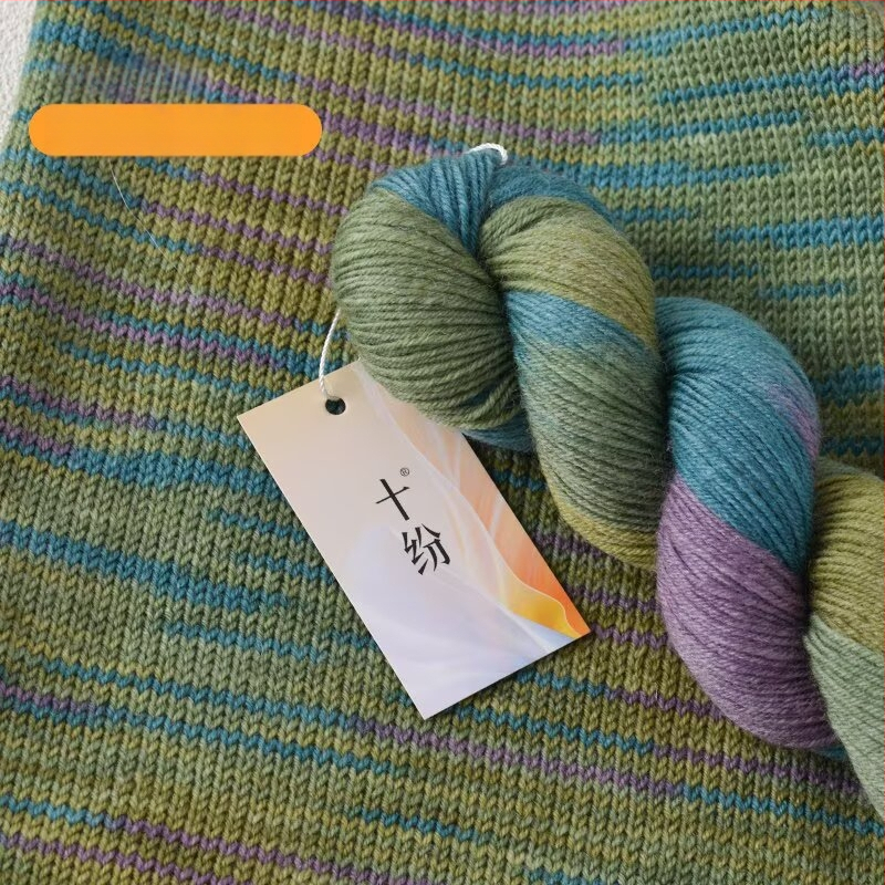 Ručne farbená vlna priadza (zmiešaná priadza; priadza na motúky; ring-spun; na ručné pletenie; Produktové číslo: 80 ručne farbená vlna priadza)