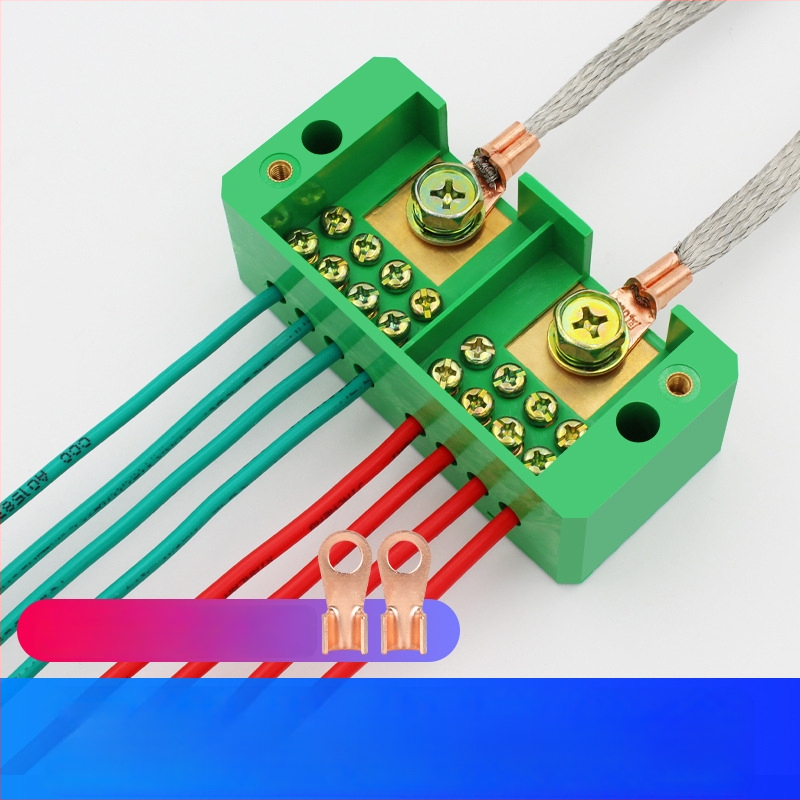 Jednofázová rozvodná skrinka so 2 vstupmi a 8 výstupmi, IP41, skrutkové uchytenie, kryt z PC proti požiaru