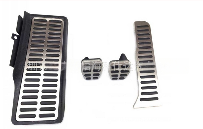 Pedálová súprava z hliníkovej zliatiny pre VW Passat B6/B7 CC a Škoda Superb — plynový a brzdový pedál, pre manuálnu prevodovku