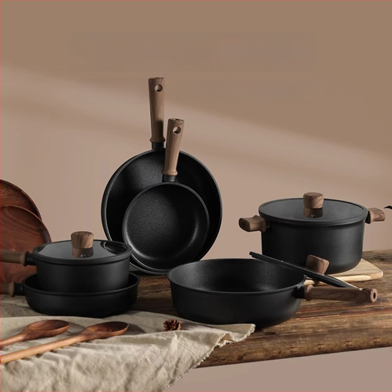 Titanový súbor hrncov s nepriľnavým povrchom, dvojvrstvové dno, kompatibilné s indukciou, 13/16/18 kusov