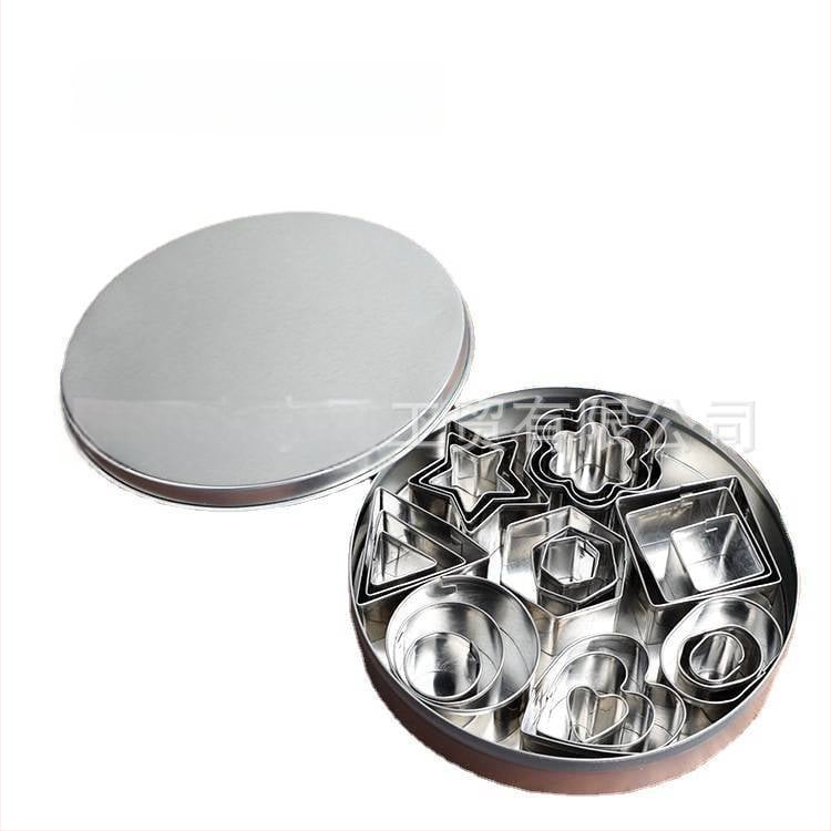 24-dielny set vykrajovačov na sušienky z nerezovej ocele pre pečenie a fondant; tvary: štvorcový, trojuholník, kruh, ovál, kvet, srdce, hexagón, hviezda; HY-244