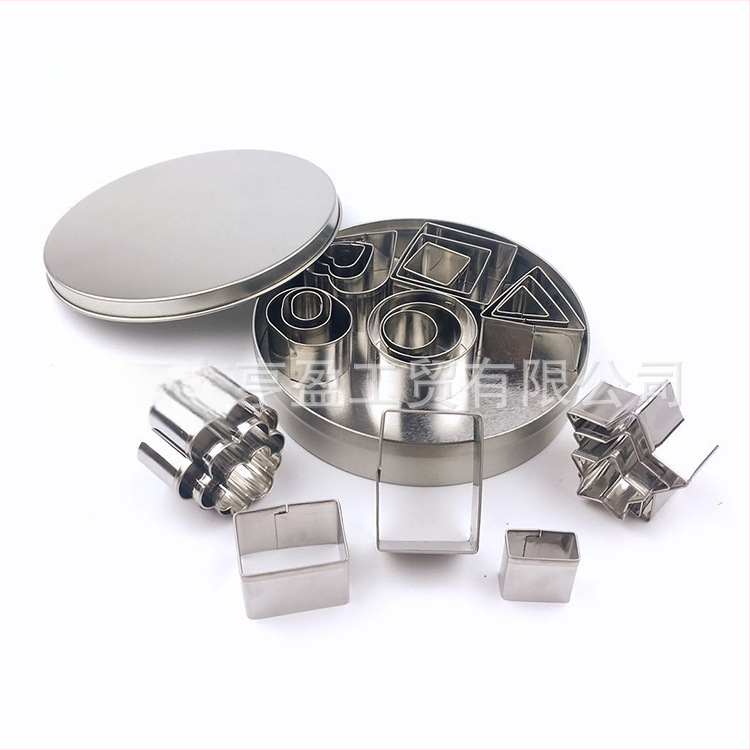 24-dielny set vykrajovačov na sušienky z nerezovej ocele pre pečenie a fondant; tvary: štvorcový, trojuholník, kruh, ovál, kvet, srdce, hexagón, hviezda; HY-244