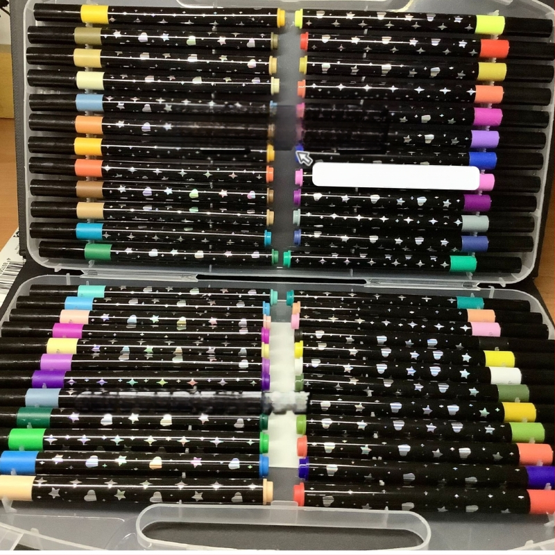 Glitterový marker s luminescujúcim perleťovým atramentom na maľovanie – vhodný pre študentov