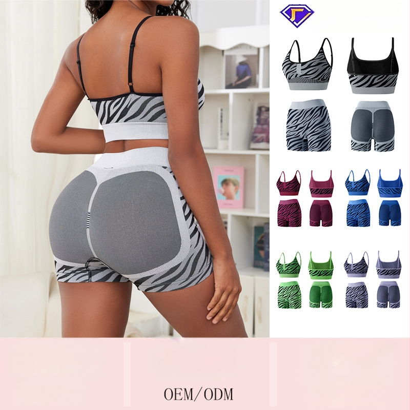 Dámsky spodný set: košíky 3/4, tenké tvarované košíčky, pevné dvojité ramienka, nylonový materiál