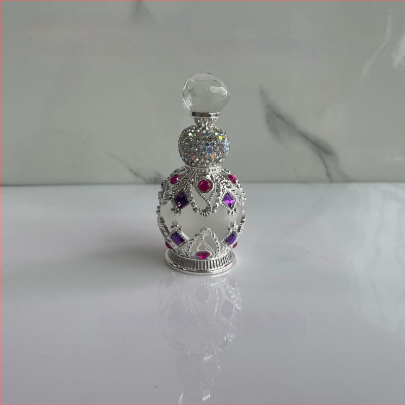 Sklenená fľaštička na parfum s diamantovými akcentmi, salónna kvalita, uzáver zo zinkovej zliatiny, fúkaná výroba, pôvod Guangzhou