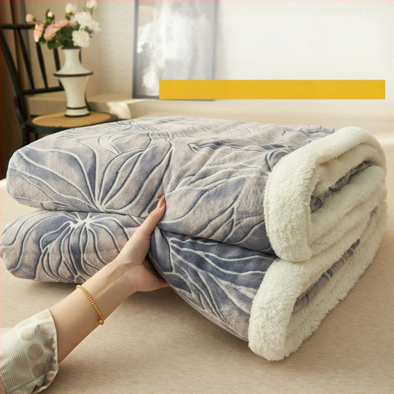 Polüestrist pleed sametise tekstuuriga, geomeetriline ja lillemustriga, Põhjamaade stiil, nelja aastaaja, kaal alla 300 g