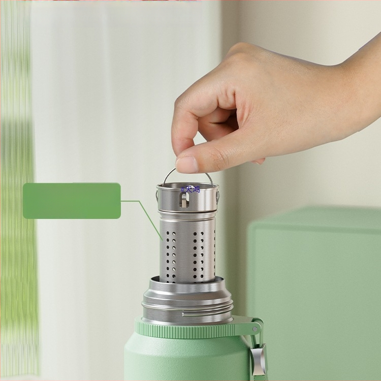 Izolovaný pohár Xiangquan — vnútro z 316 nerezovej ocele, vonkajší plášť z 201 nerezovej ocele, prenosný dizajn, izolácia 0–6 hodín