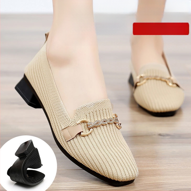 Dámske pletené loafers so štvorcovým nosom, stredný podpätok 3–5 cm, priedušná podšívka, horná časť z pleteného materiálu, jar 2025