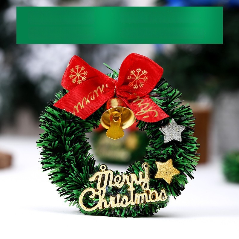 Vianočný veniec, plastový materiál, moderný minimalistický štýl, ručná výroba, značka Other