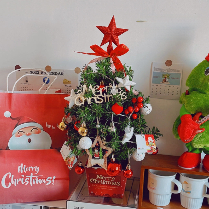 PVC Kalėdinė eglutė staliniam naudojimui – DIY dekoratyvinis akcentas namams