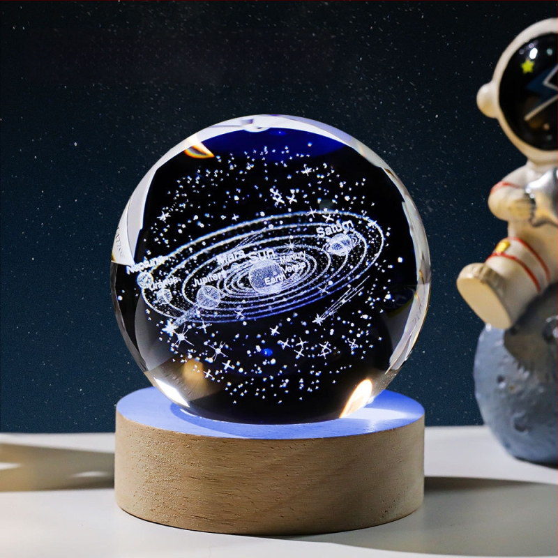 Krištáľová guľa nočné svetlo s laserovým gravírovaním galaxie Slnečnej sústavy – Materiál: Kryštál; Štýl: Moderný minimalistický; Stolná dekorácia