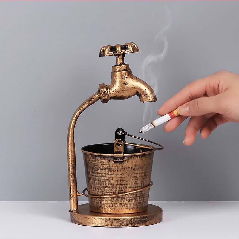 Popolník s dizajnom hlavy jelena, železný, škandinávsky retro štýl