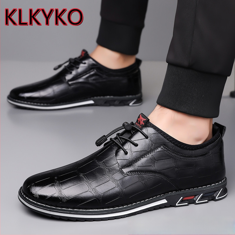 Pánske mokasíny s PU vrchnou, gumová podrážka, okrúhla špička, nízky členok, protisklzná podrážka