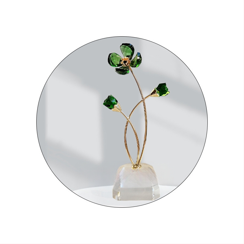 Kryštálová štvorlístka – večná kvetina, rastlinná ozdoba v darčekovej krabičke, moderný minimalistický štýl