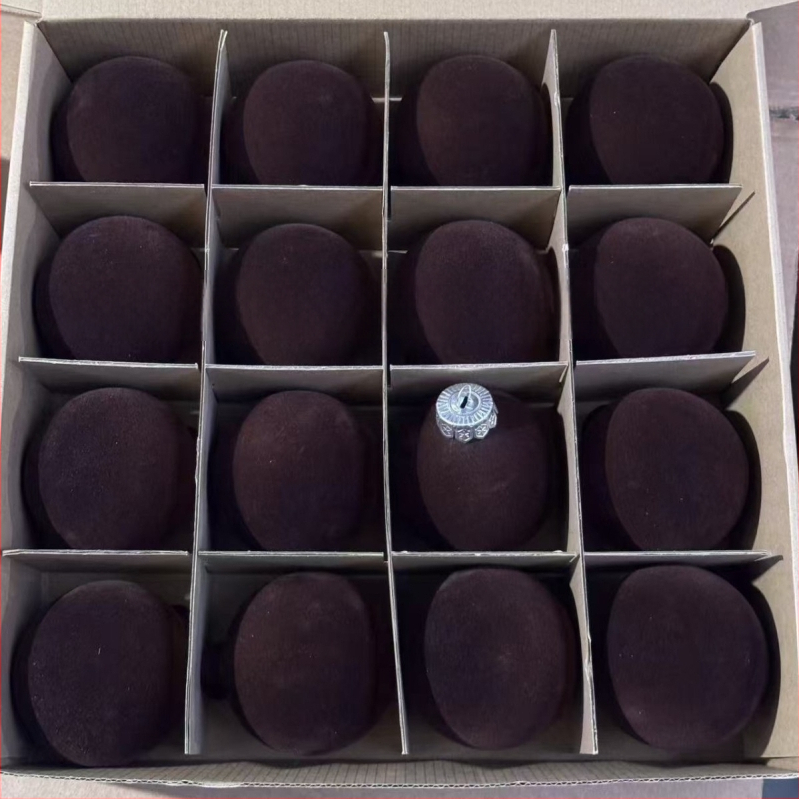 Vianočná guľa s flockingom — Poly Velvet značka, materiál flocking a flocking spracovanie