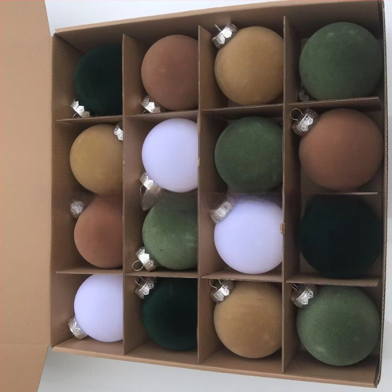 Vianočná guľa s flockingom — Poly Velvet značka, materiál flocking a flocking spracovanie