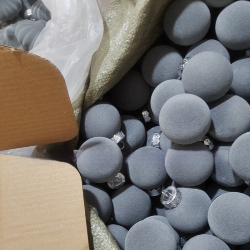 Vianočná guľa s flockingom — Poly Velvet značka, materiál flocking a flocking spracovanie