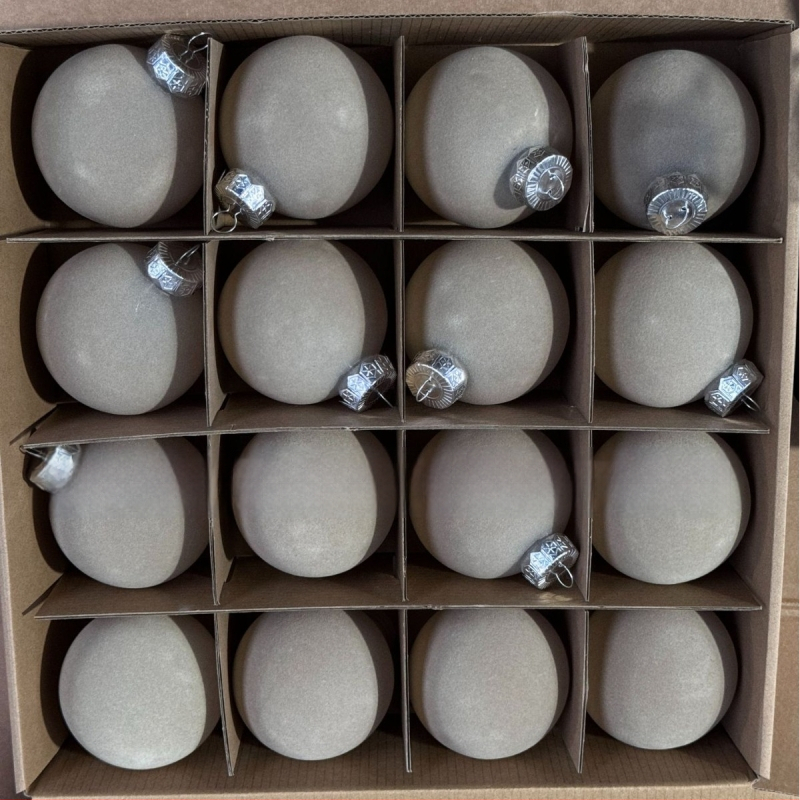 Vianočná guľa s flockingom — Poly Velvet značka, materiál flocking a flocking spracovanie