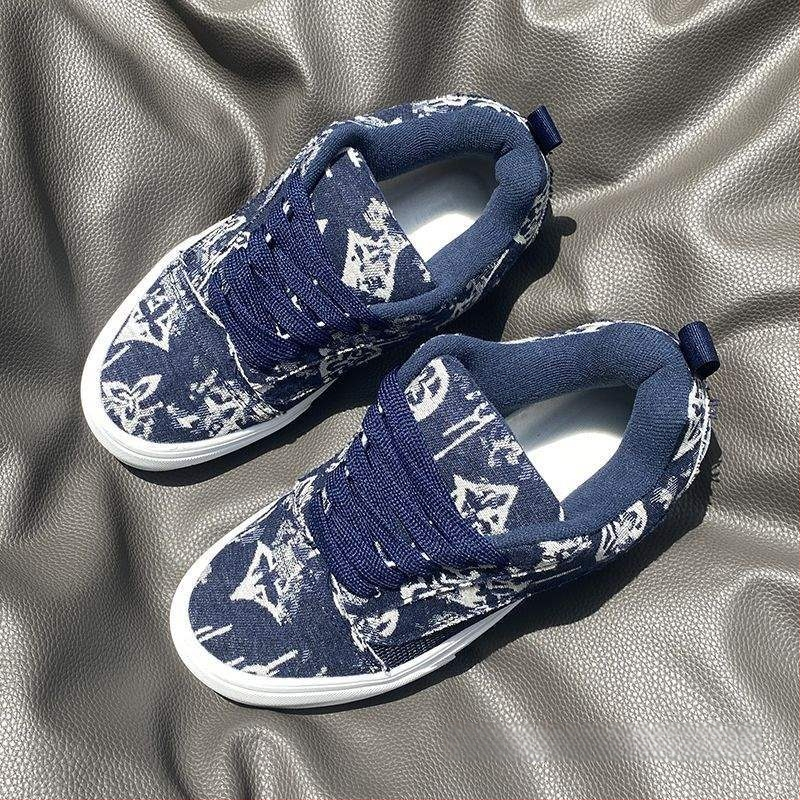 Unisex tenisky s potlačou lebky, vrchný materiál hovädzí semiš, gumová podrážka, šnúrky, EVA stielka, na jar