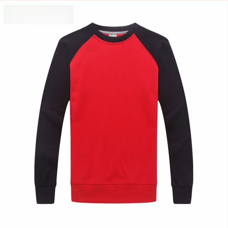 Medvilninis džemperis su apvaliu kaklu, ilgomis rankovėmis, laisvas kirpimas, logotipo atspaudas