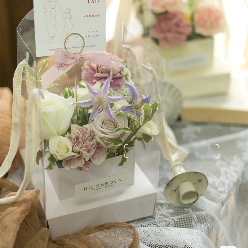 Prenosná priehľadná PVC krabička na kvety, skladacia; biela kartónová konštrukcia; obchodný štýl; darčekové balenie; Henglong; Zhejiang