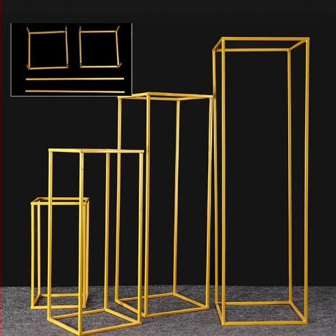 Geometrijski stalak za cvijeće od željeza sa zlatnim kvadratnim okvirom, dekor svadbene scene