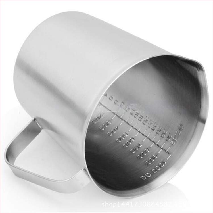 Merací pohár z nerezovej ocele 304 s integrovanou stupnicou, vhodný na čaj s mliekom a kávu; viaceré modely s čiarami a tolerancia ±100 ml.