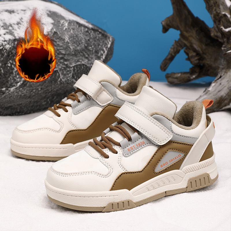 Deti tenisky s hrubou podrážkou s zapínaním na suchý zips, vršok z imitácie kože, stredná výška, podrážka z TPR (dýchajúce, teplé, odolné)