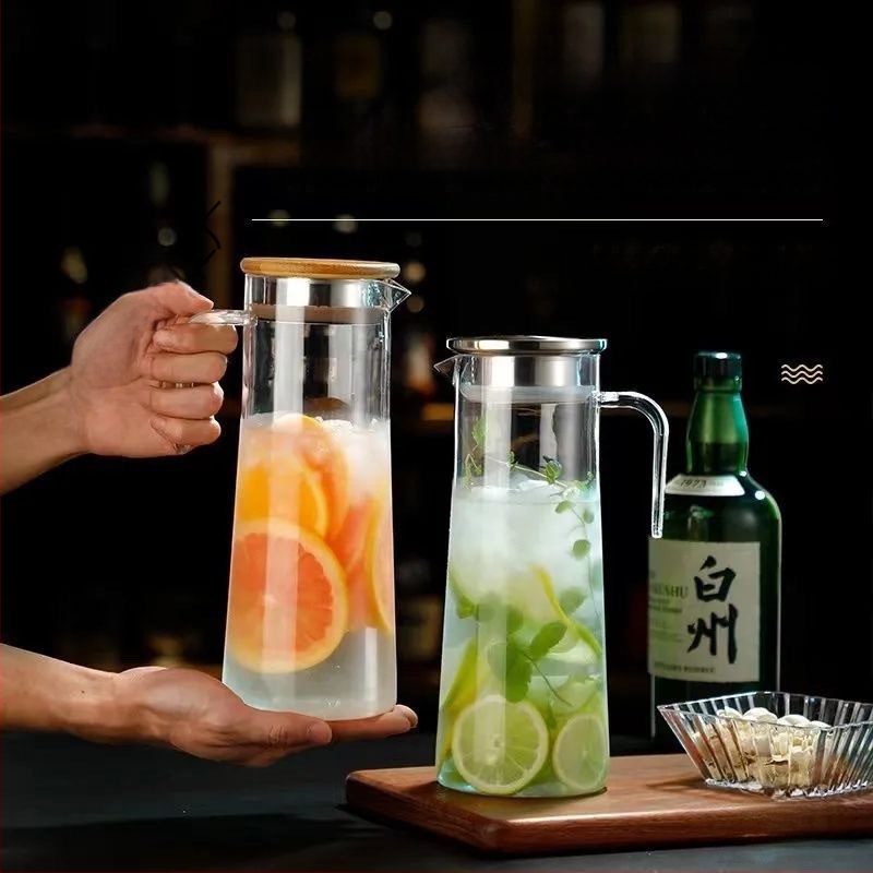 Komerčný džbán na nápoje – džúsy a studenú vodu, PC plast, vysokoteplotná odolnosť, proti pádu, pre bar a reštauráciu