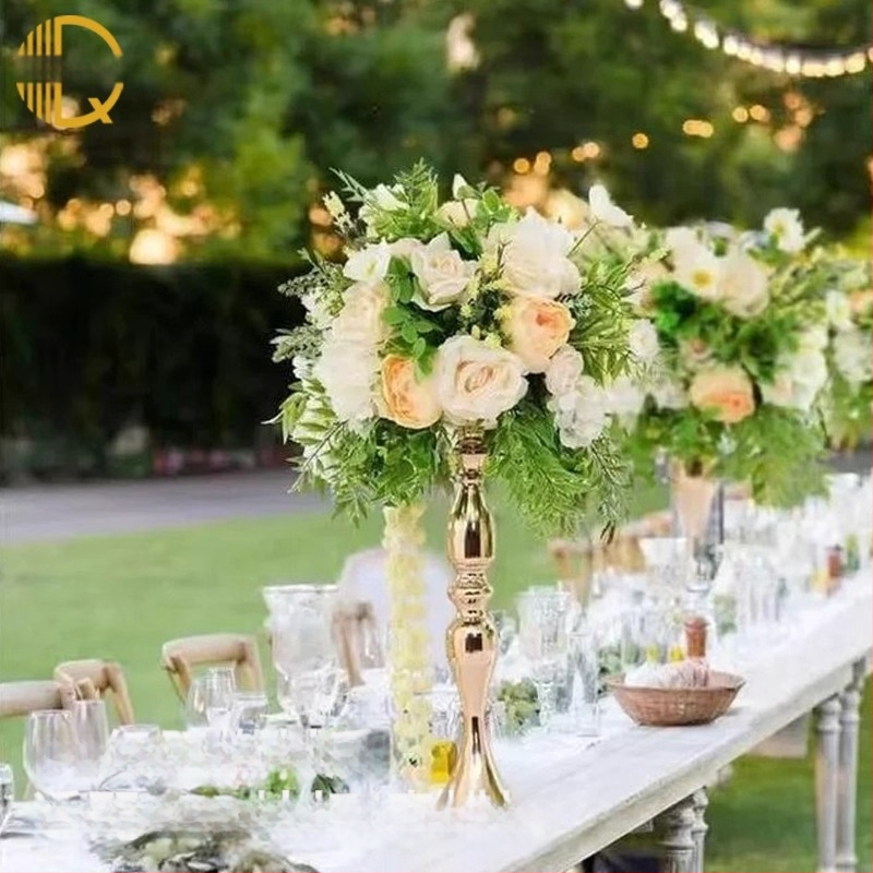 Mermaid Display Stand — zliatina, držiak na sviečky a váza na kvety, moderný svadobný dekor