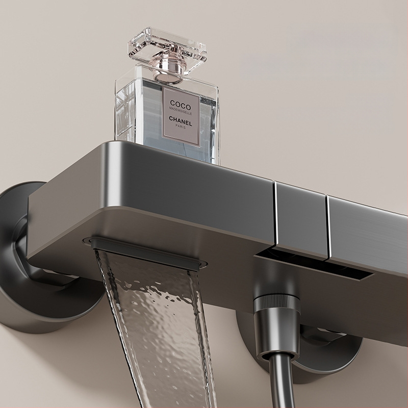 Sprchový set so skrytým inštalovaním, štvorcový dizajn, Space hliník, model 26562; moderný minimalistický štýl, anodizovaný povrch, masážna funkcia a regulácia teploty