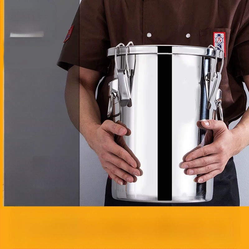 Box na skladovanie ryže z 304 nerezovej ocele so vlhkosťou odolným uzáverom a západkou, objem 10 l alebo viac