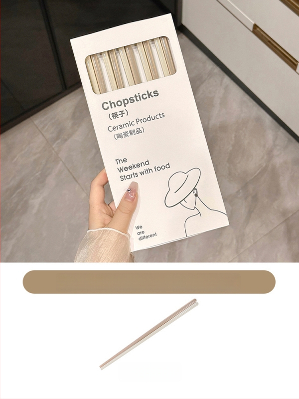 Keramický jedálenský set v nordickom štýle so krajkovým okrajom: tanier, miska a jedálenské paličky — darček pripravený