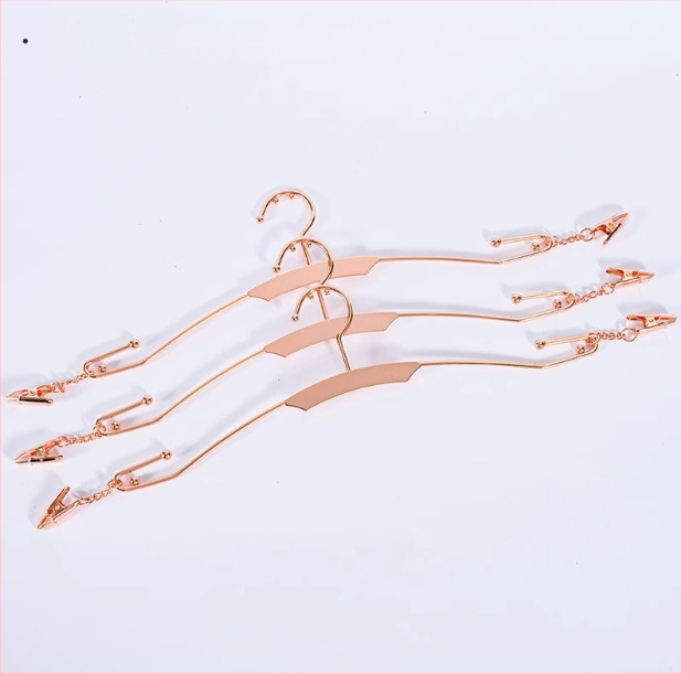 Stolný stojan na spodné prádlo s kovovým vešiakom na podprsenky