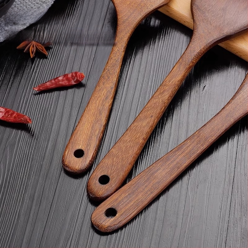 Sada drevených lyžíc a špachtlí, s drevenými rúčkami, nelepivý povrch, protišmyková vrstva, vysokoteplotná odolnosť