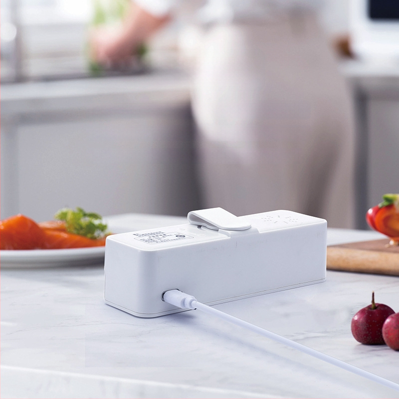 Dezodorizátor a sterilizátor do chladničky, USB napájaný, model QH-XD16, vhodný pre 41–60 m², hluk <45 dB, tlačidkové ovládanie