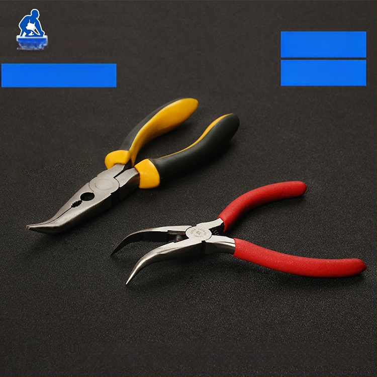 Kliešte s oblou ústou, s dlhým nosom s zubami, zahnutou hlavou, izolované, 45# oceľ