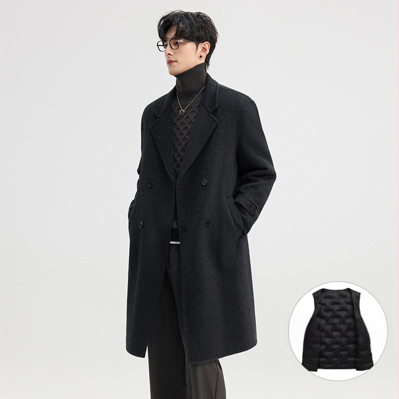 Kabát zo zmesi vlny s obojstranným prevedením, strednej dĺžky, golier vo western štýle, gombíkové dva rady, žehlenie bez pokrčenia