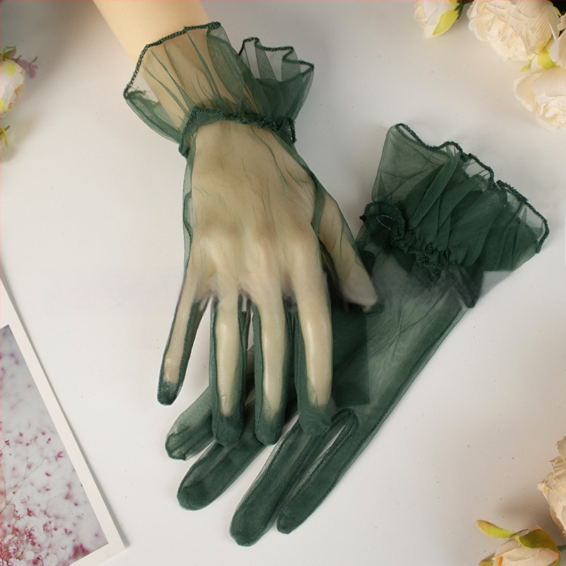 Svadobné rukavice s okrajom v tvare lotosového listu zo sieťoviny; krátky minimalistický štýl; materiál Swiss Net; pohlavie: ženy; sezóna: všetky ročné obdobia; uvedenie: jar 2025.