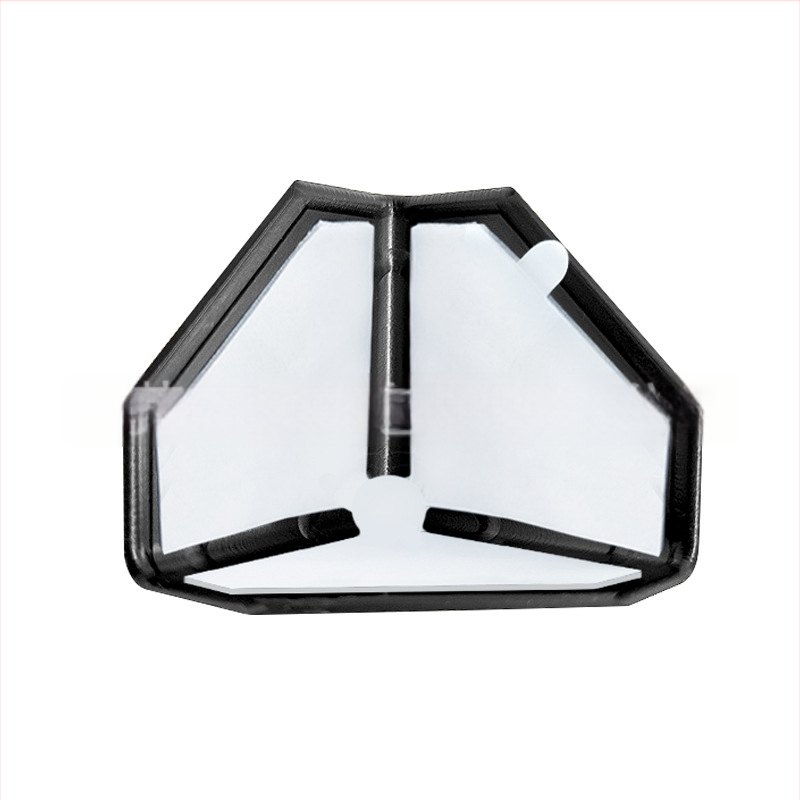 Tri v jednom rohové ochrany z kartónu a plastu s lepiacou zadnou stranou, bez pásky, určené na prepravu tovaru