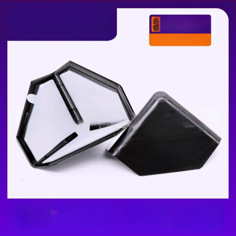 Tri v jednom rohové ochrany z kartónu a plastu s lepiacou zadnou stranou, bez pásky, určené na prepravu tovaru