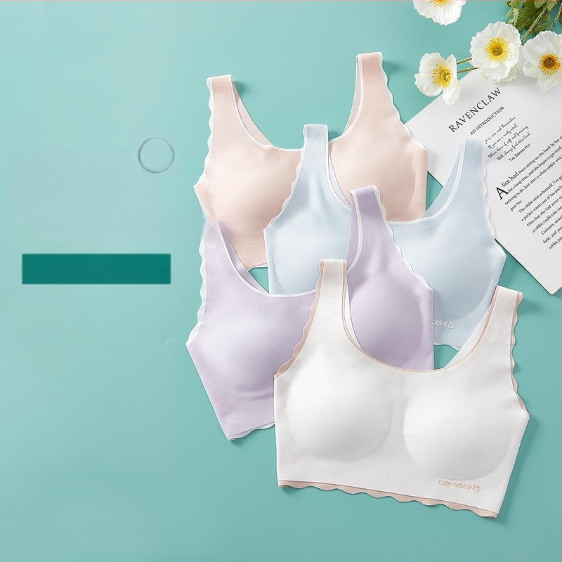 Podprsenka pre dievčatá vo vývine: nylon-spandex tkanina, plný košíček s tenkou tvarovanou výplňou, pevné dvojité ramienka, priedušná a pohodlná, pre vek 12–15 rokov.