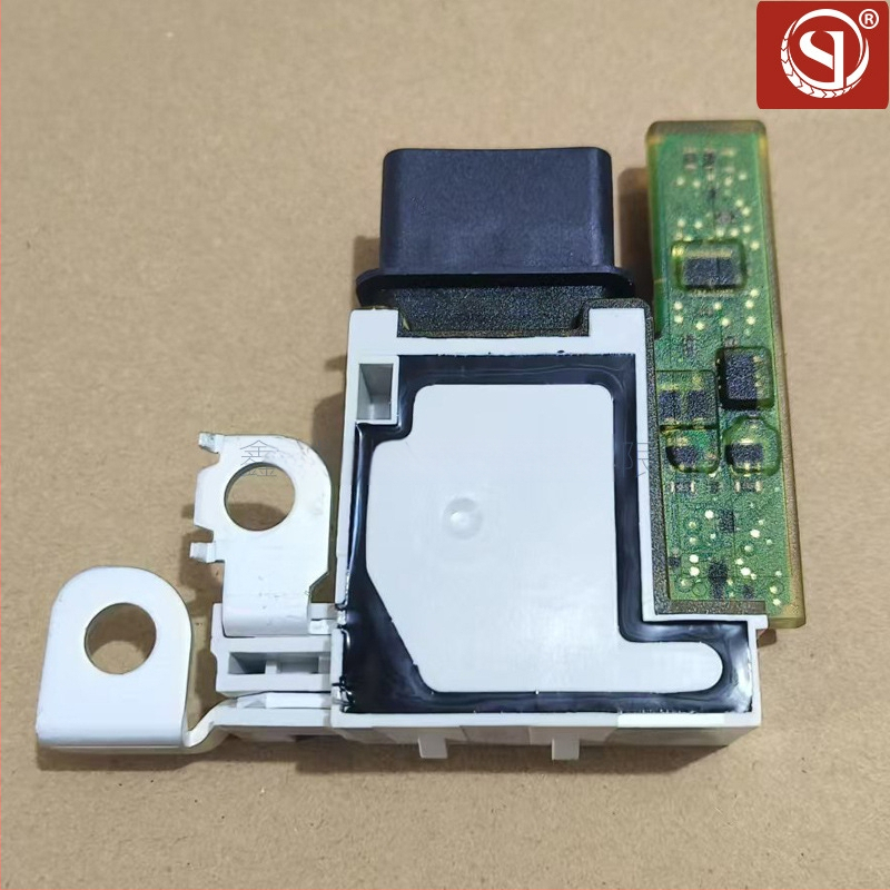 6500GR modul riadenia batérie, model 28236841, 9666527680; kód produktu 28236841 6500GR 9666527680; kompatibilný s Peugeot 3008 a Citroën C4