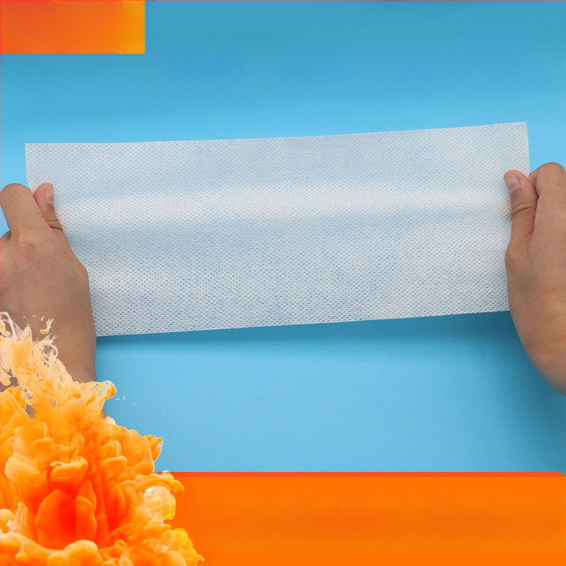 Prací utierka proti zafarbeniu (netkaná textília; obsah aktívnych látok 75–80%; 10 g na kus; balenie 500 kusov)