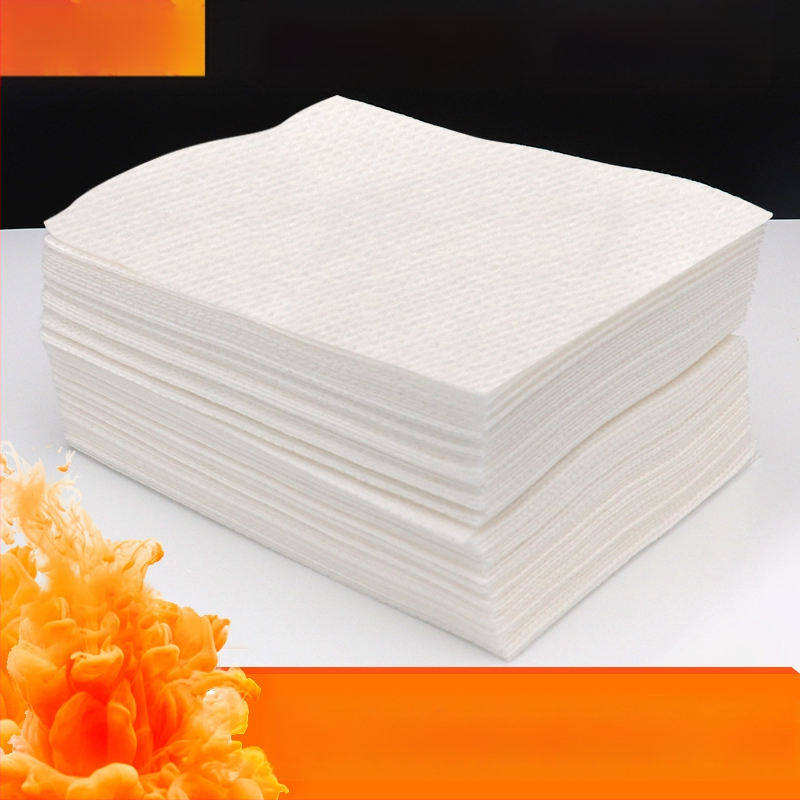 Prací utierka proti zafarbeniu (netkaná textília; obsah aktívnych látok 75–80%; 10 g na kus; balenie 500 kusov)