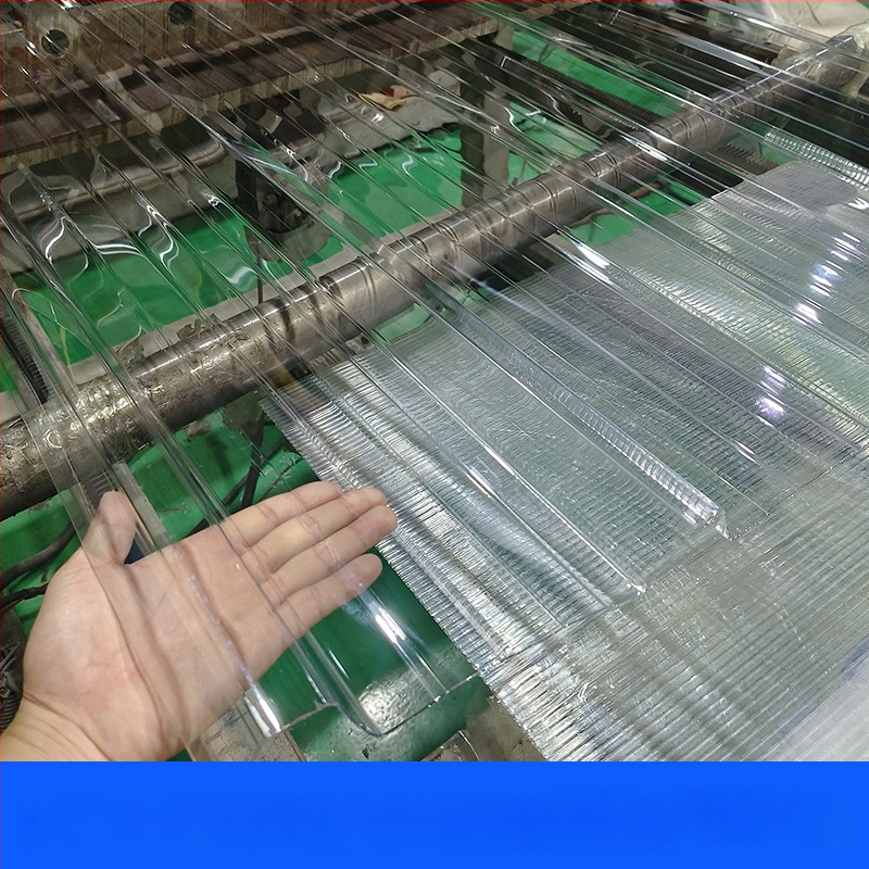 Polykarbónátové svetelné panely pre strechy tovární a skleníkov, vlnité a trapézové listy, panely typu 840