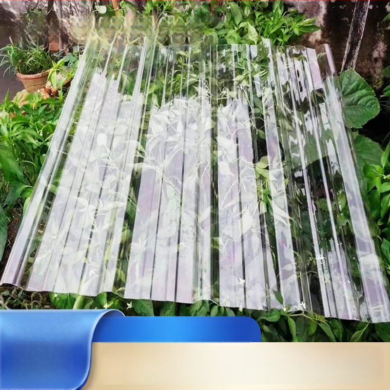 Strešný panel denného osvetlenia s vysokou svetelnou priechodnosťou, odolnosťou voči nárazom, koróziou, odolnosťou voči požiaru a starnutím