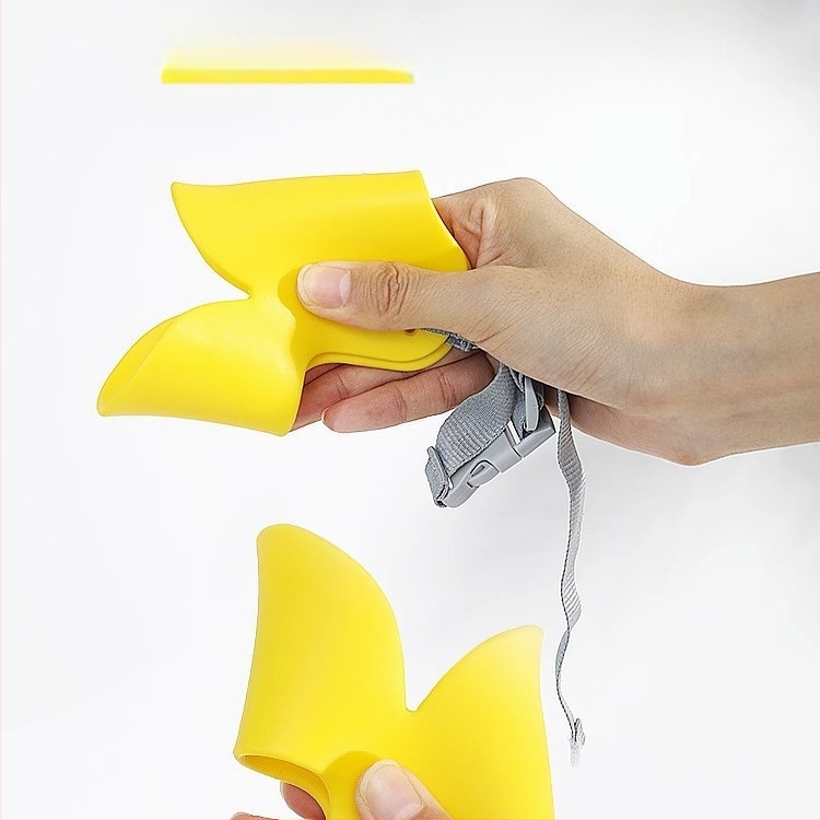 Silikoonist koera suuümbris anti-hammustamise ja anti-laukumise funktsioonidega, takistab söömist, väikestele ja keskmistele koertele